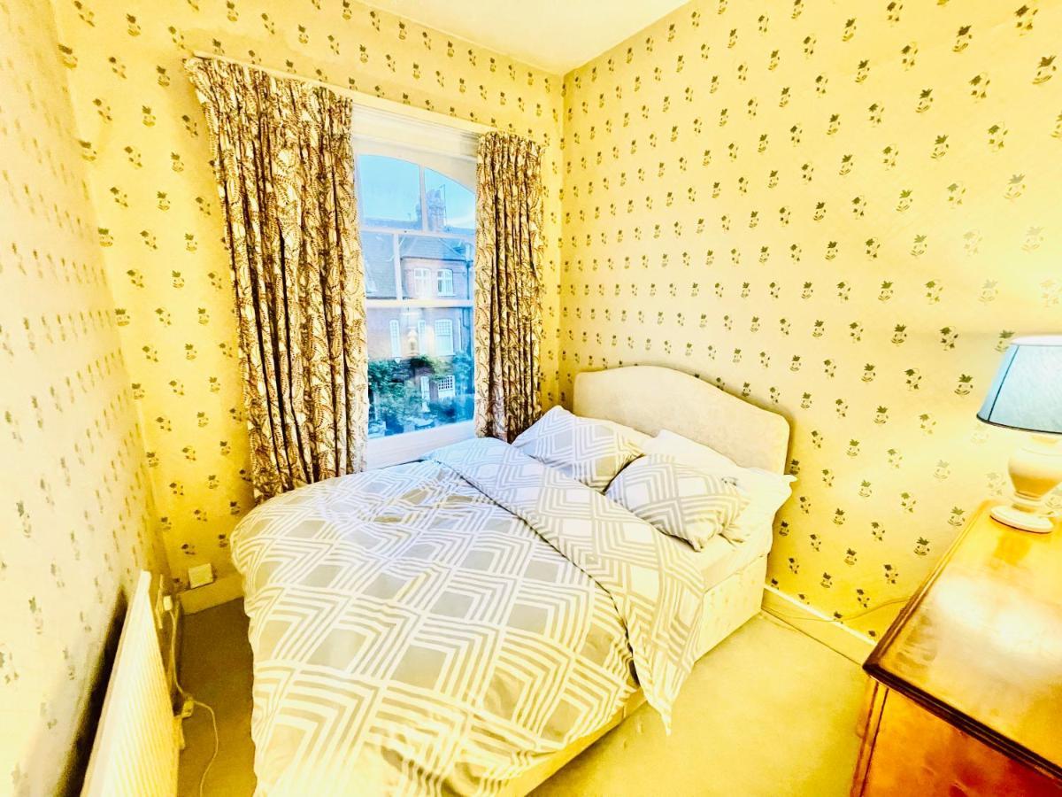 New Lovely 2-Bedroom Condo In Chelsea ลอนดอน ภายนอก รูปภาพ