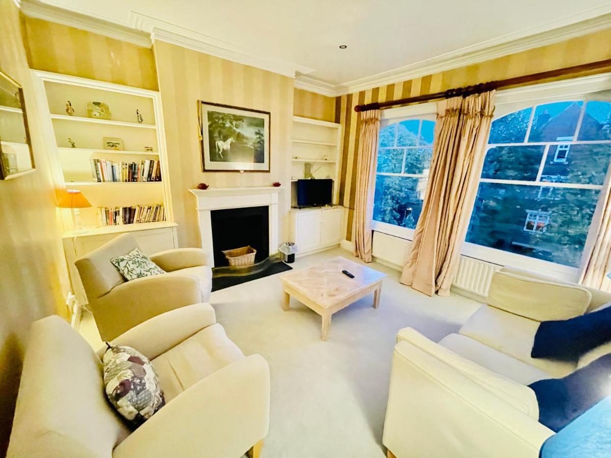 New Lovely 2-Bedroom Condo In Chelsea ลอนดอน ภายนอก รูปภาพ